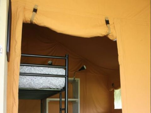 TENTE TOILE ET BOIS 6 personnes - Tente Lodge Safari 35 m² - 2 chambres - 10 m² terrasse couverte