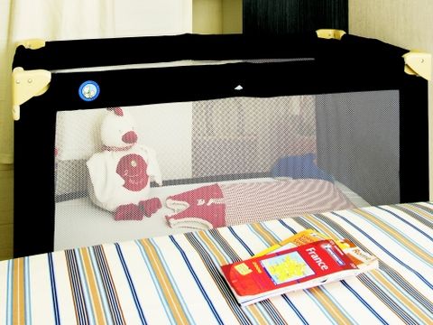 MOBILHOME 4 personnes - MobilHome Le CHENE Dimanche ( 2 chambres)Grande terrasse+ TV