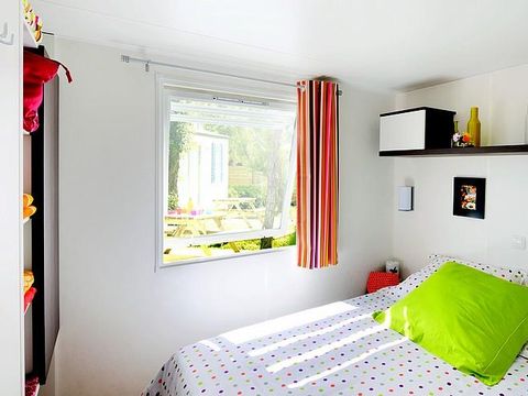 MOBILHOME 6 personnes - Le Platane (3 chambres) BORD RIVIERE - Grande terrasse - TV