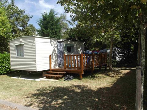 MOBILHOME 4 personnes - Super Bambi (sans douche - eau froide seulement)