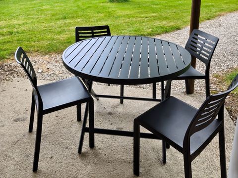 Tente en toile et en bois 4 personnes - HUTTE (SANS SANITAIRES)