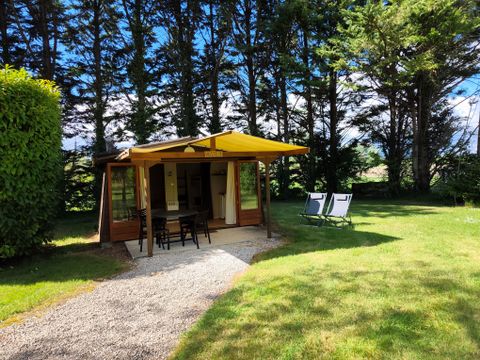 Tente en toile et en bois 4 personnes - HUTTE (SANS SANITAIRES)