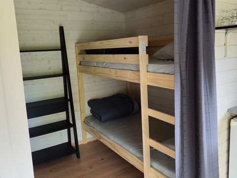 Tente en toile et en bois 4 personnes - HUTTE (SANS SANITAIRES)