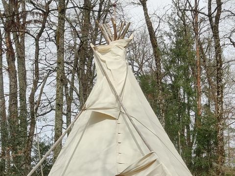 HÉBERGEMENT INSOLITE 4 personnes - SANS SANITAIRES