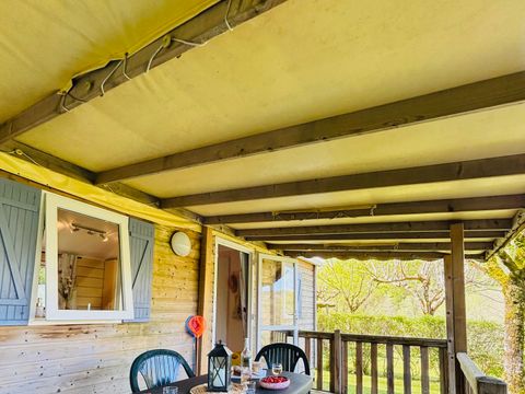 MOBILHOME 5 personnes - Super Mercure 30m² - 2 chambres avec une terrasse couverte