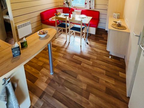 MOBILHOME 5 personnes - Super Mercure 30m² - 2 chambres avec une terrasse couverte
