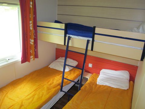 MOBILHOME 5 personnes - Super Mercure 30m² - 2 chambres avec une terrasse couverte