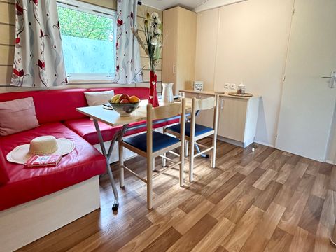 MOBILHOME 5 personnes - Super Mercure 30m² - 2 chambres avec une terrasse couverte