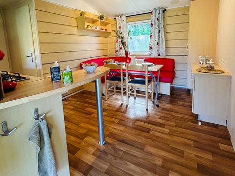 MOBILHOME 5 personnes - Super Mercure 30m² - 2 chambres avec une terrasse couverte