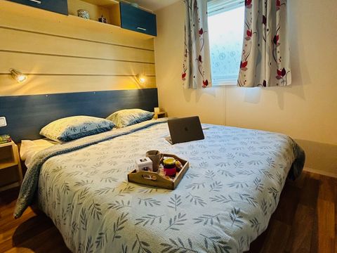 MOBILHOME 5 personnes - Super Mercure 30m² - 2 chambres avec une terrasse couverte