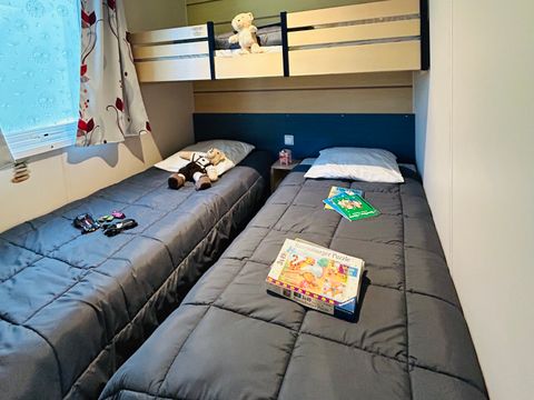 MOBILHOME 5 personnes - Super Mercure 30m² - 2 chambres avec une terrasse couverte