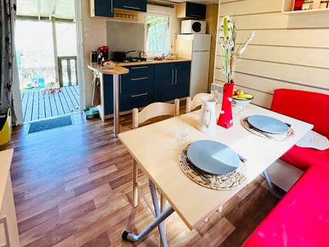 MOBILHOME 5 personnes - Super Mercure 30m² - 2 chambres avec une terrasse couverte