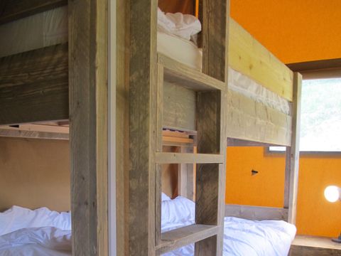 TENTE TOILE ET BOIS 5 personnes - Safari, 2 chambres avec terrasse couverte, 38m²