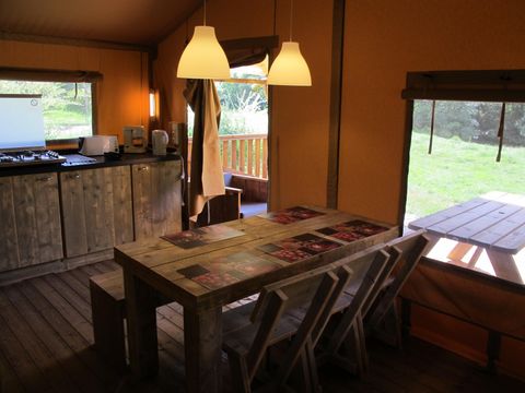 TENTE TOILE ET BOIS 5 personnes - Safari, 2 chambres avec terrasse couverte, 38m²