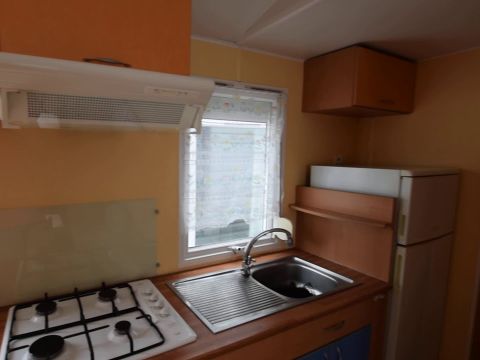 MOBILHOME 4 personnes - Duchesse 30m² - 2 chambres avec une terrasse couverte