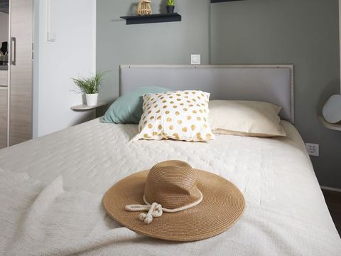 MOBILHOME 6 personnes - EVO33 - 3 chambres avec une terrasse couverte