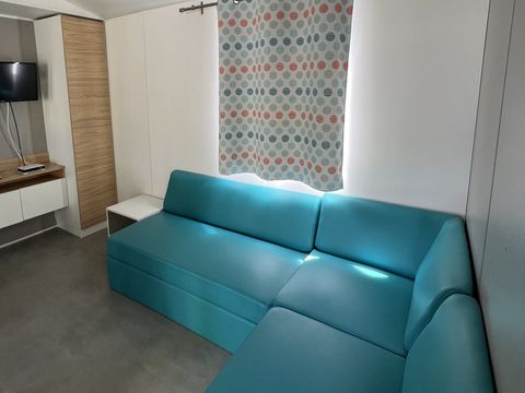 MOBILHOME 6 personnes - Comfort XL | 3 Ch. | 6 Pers. | Terrasse surélevée non couverte | 2 SDB | TV