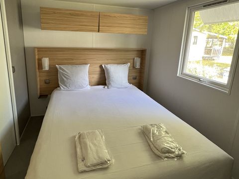 MOBILHOME 6 personnes - Comfort XL | 3 Ch. | 6 Pers. | Terrasse surélevée non couverte | 2 SDB | TV