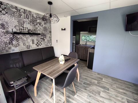 MOBILHOME 3 personnes - Hôtelier 1 pièce (lit 160 + banquette)