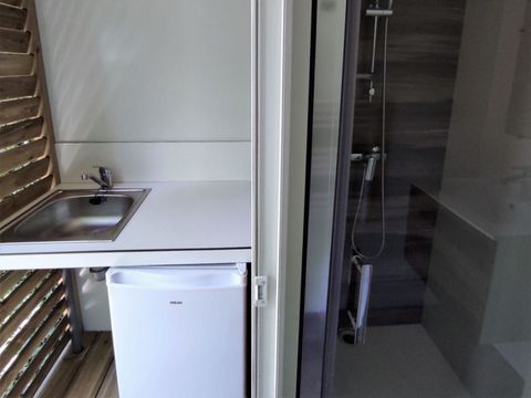 Emplacement - PREMIUM - Sanitaire privatif avec clé sur place