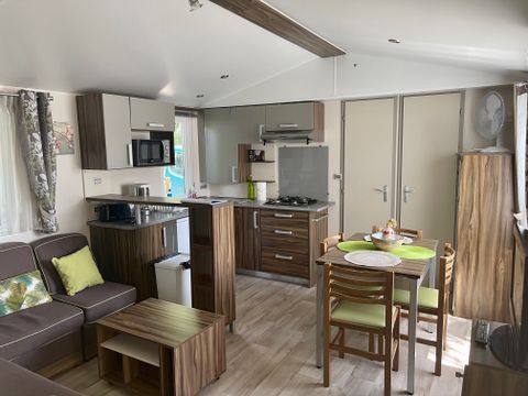 MOBILHOME 6 personnes - Confort 22-28m² - 2 chambres - terrasse couverte + TV*