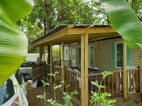MOBILHOME 6 personnes - Confort 22-28m² - 2 chambres - terrasse couverte + TV*