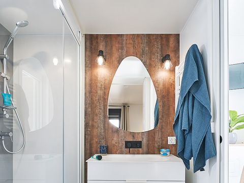 MOBILHOME 6 personnes - Premium 22-28m² - 2 chambres + TV + Terrasse couverte & draps jetables fournis*