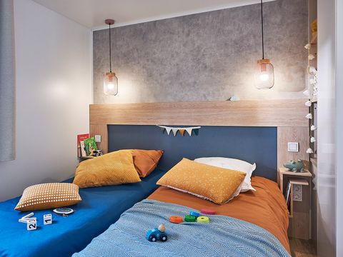 MOBILHOME 6 personnes - Premium 22-28m² - 2 chambres + TV + Terrasse couverte & draps jetables fournis*