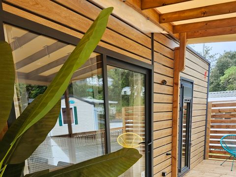 MOBILHOME 8 personnes - Premium 30-40m² - 3 chambres + TV + Terrasse couverte & draps jetables fournis