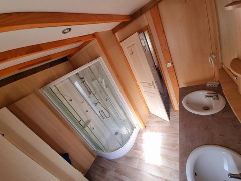 CHALET 6 personnes - Chalet 58m² - 3 chambres - 2 salles de bains - terrasse couverte + Clim + TV + LV + four* 6 pers