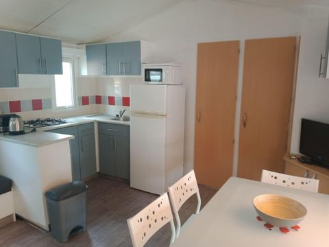 MOBILHOME 6 personnes - Mobilhome Standard 22-28m² - 2 chambres - terrasse couverte + TV 4/6 pers
