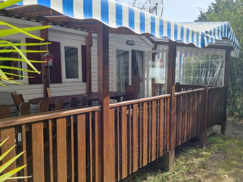 MOBILHOME 8 personnes - Confort 24-34m² - 3 chambres - terrasse couverte + TV