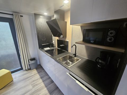 MOBILHOME 8 personnes - Premium 30-40m² - 3 chambres + TV + Terrasse couverte & draps jetables fournis*