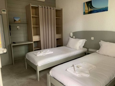 CHAMBRE 2 personnes - CHAMBRE LITS SIMPLES 2 personnes