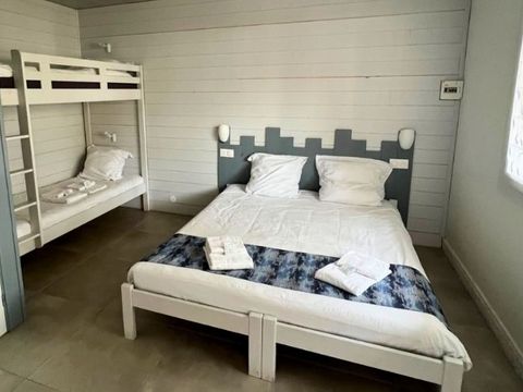 CHAMBRE 4 personnes - CHAMBRE FAMILLE 4 personnes