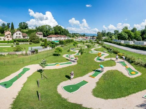 Camping Les Bords Du Guiers - Camping Savoie