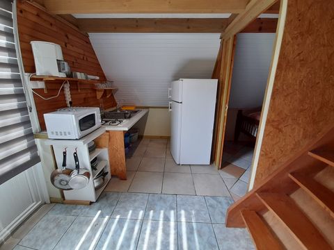 HÉBERGEMENT INSOLITE 8 personnes - Hutte - 3 chambres - Sans salle d'eau ni WC