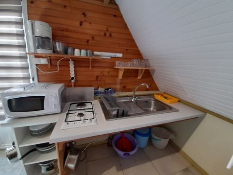 HÉBERGEMENT INSOLITE 8 personnes - Hutte - 3 chambres - Sans salle d'eau ni WC