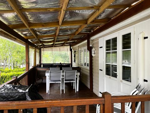 MOBILHOME 6 personnes - Confort 40m² (3ch- 6 pers) -avec terrasse + SDB+ Lave-linge + Clim+ Plancha+ salon jardin