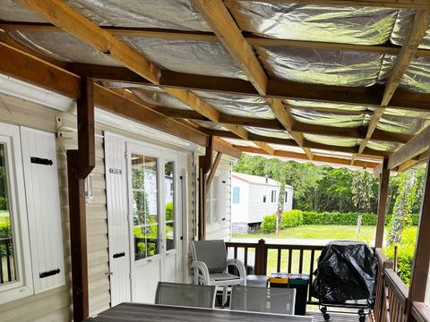 MOBILHOME 6 personnes - Confort 40m² (3ch- 6 pers) -avec terrasse + SDB+ Lave-linge + Clim+ Plancha+ salon jardin