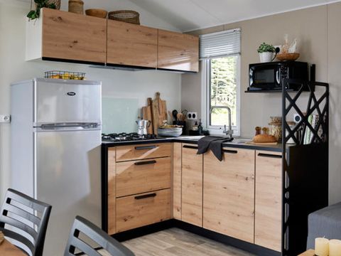 Emplacement - Forfait 2 pers., Emplacement avec caravane/ Camping car/ ou tente et véhicule, électricité inclue