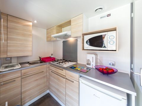 Emplacement - Forfait 2 pers., Emplacement avec caravane/ Camping car/ ou tente et véhicule, électricité inclue