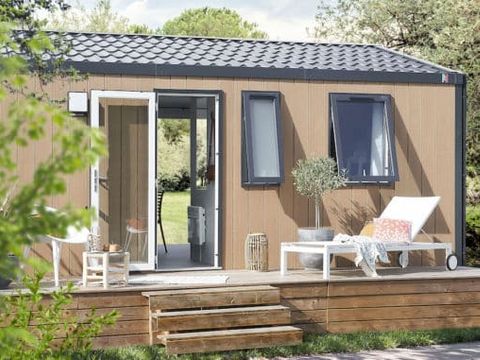 Emplacement - Forfait 2 pers., Emplacement avec caravane/ Camping car/ ou tente et véhicule, électricité inclue