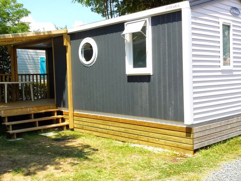 Emplacement - Forfait 2 pers., Emplacement avec caravane/ Camping car/ ou tente et véhicule, électricité inclue