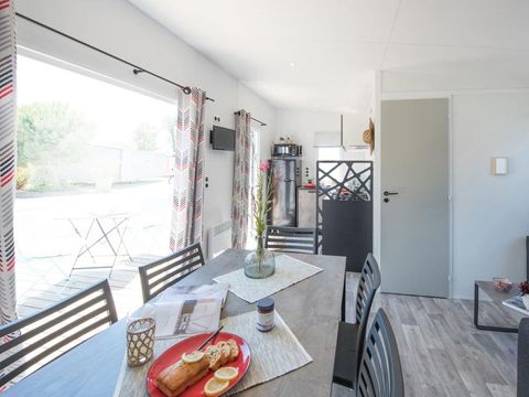 Emplacement - Forfait 2 pers., Emplacement avec caravane/ Camping car/ ou tente et véhicule, électricité inclue