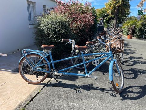 MOBILHOME 4 personnes - Luxe climatisé - 2 chambres - 2 salles de bain - 2 WC (année 2025)