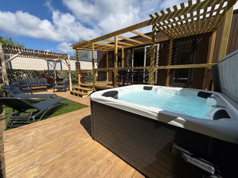 MOBILHOME 4 personnes - Luxe SPA climatisé - 2 chambres - 2 salles de bain - 2 WC (année 2025)