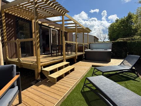 MOBILHOME 4 personnes - Luxe SPA climatisé - 2 chambres - 2 salles de bain - 2 WC (année 2025)