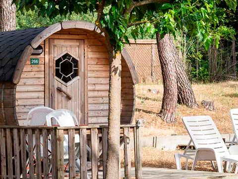 HÉBERGEMENT INSOLITE 2 personnes - Barrel 1 chambre