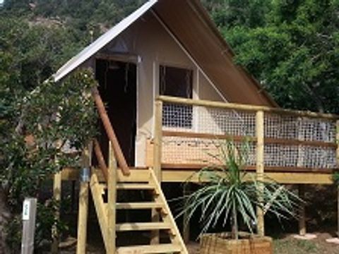 Tente en toile et en bois 4 personnes - (sans sanitaires)